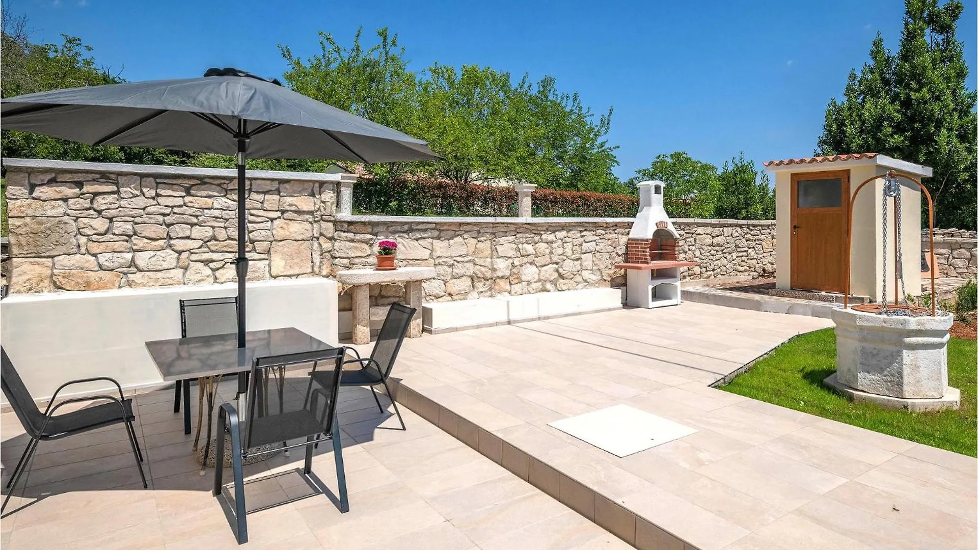 Vakantiehuis Amazing home in Labin with 2 Bedrooms, WiFi&Outdoor swimming pool Kroatië
