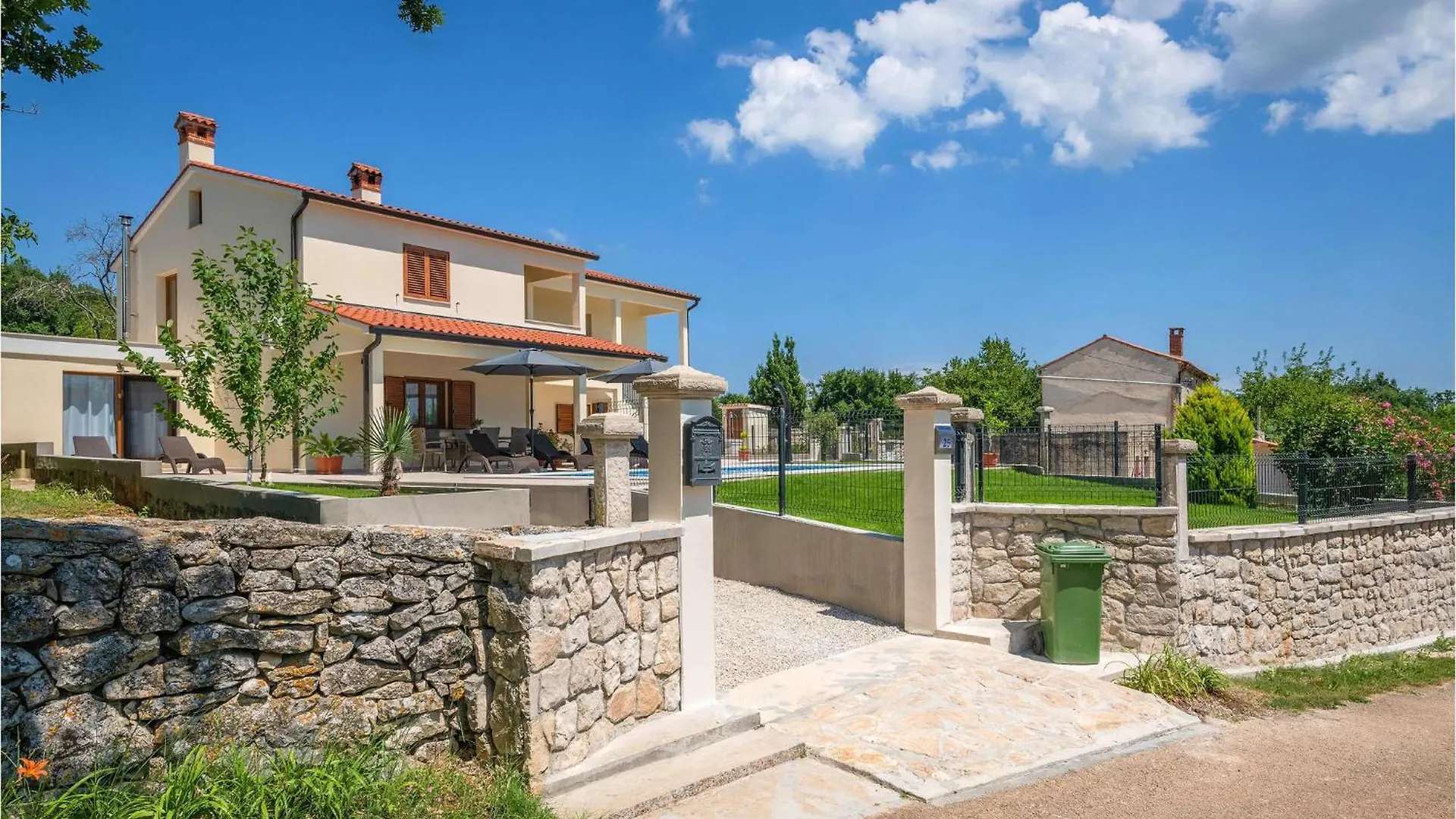 Amazing home in Labin with 2 Bedrooms, WiFi&Outdoor swimming pool 0*, Labin (Istria) Kroatië
